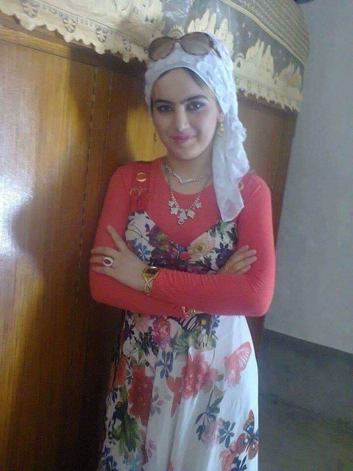 فتيات في أحضان مسلحي داعش